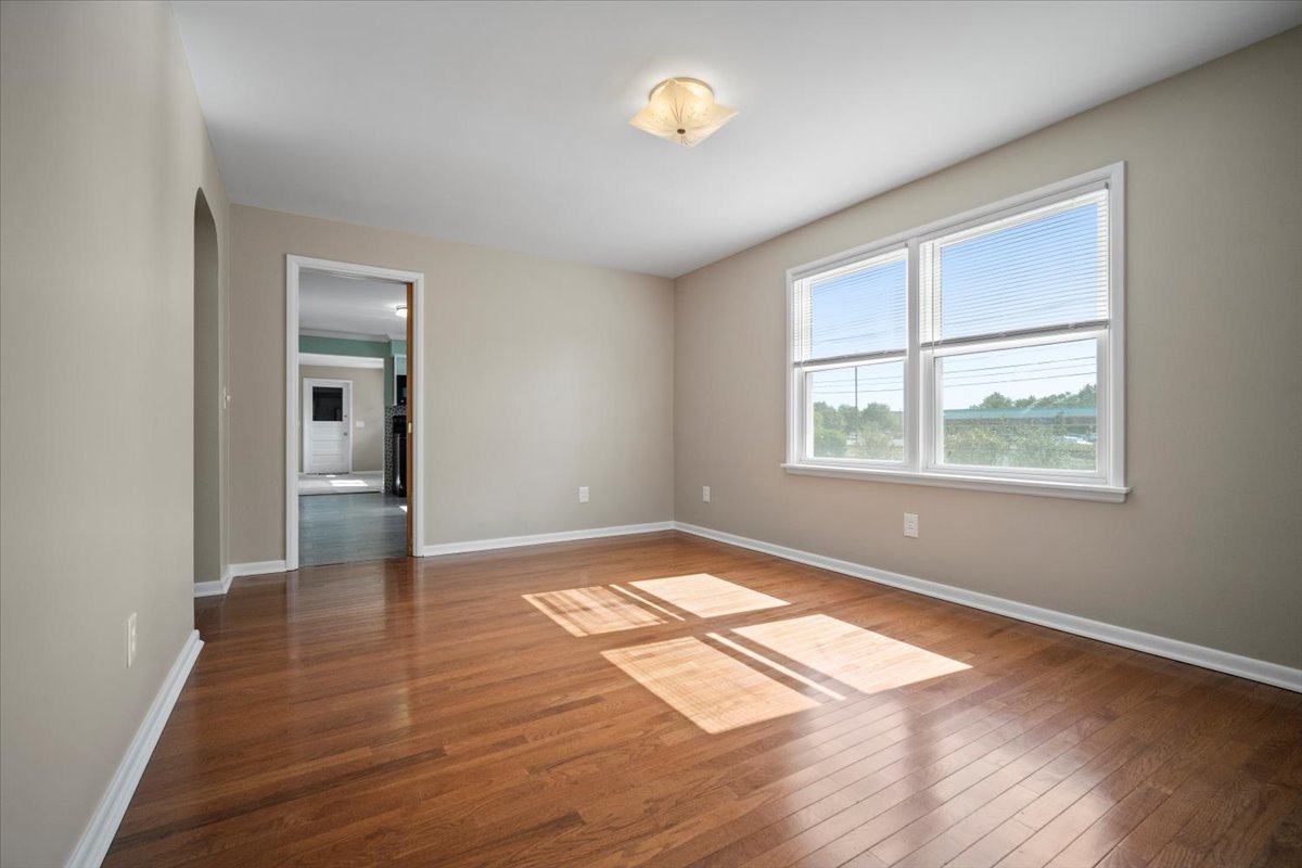 2202 E Oakland Avenue, Bloomington, IL 61701