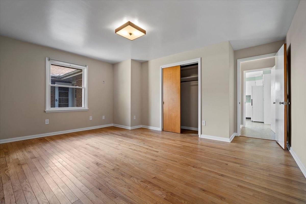 2202 E Oakland Avenue, Bloomington, IL 61701