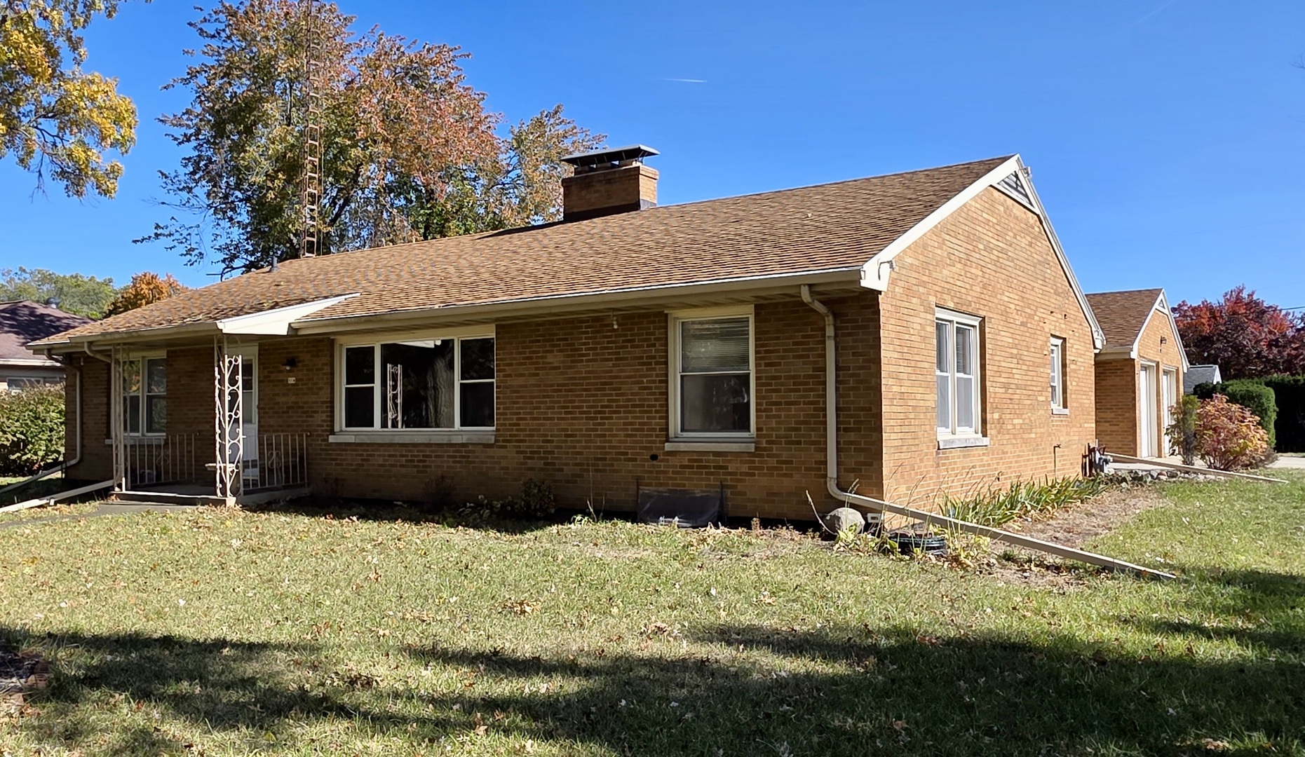 2202 E Oakland Avenue, Bloomington, IL 61701