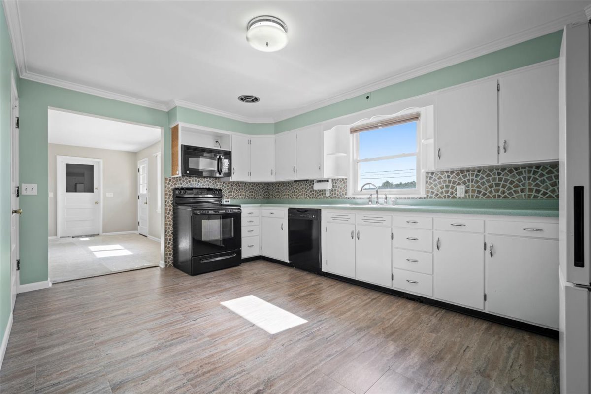 2202 E Oakland Avenue, Bloomington, IL 61701