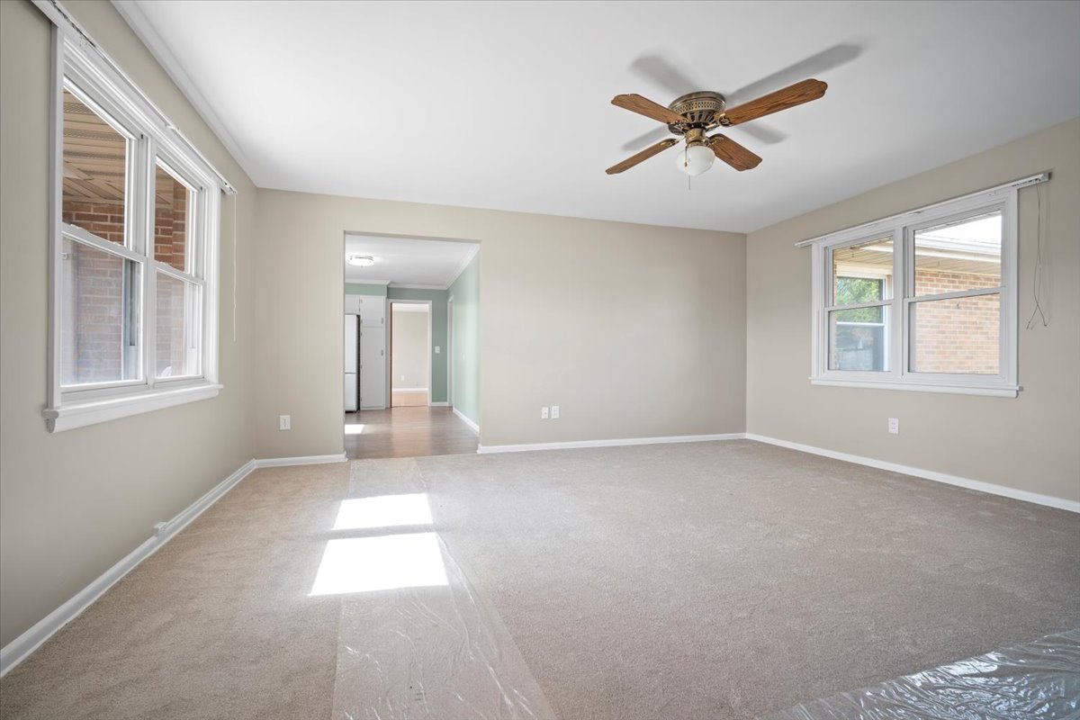 2202 E Oakland Avenue, Bloomington, IL 61701