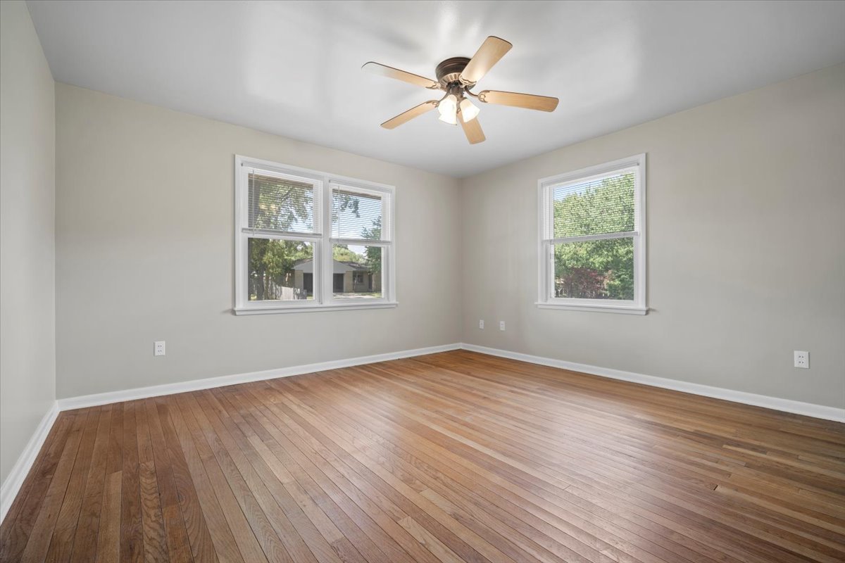 2202 E Oakland Avenue, Bloomington, IL 61701