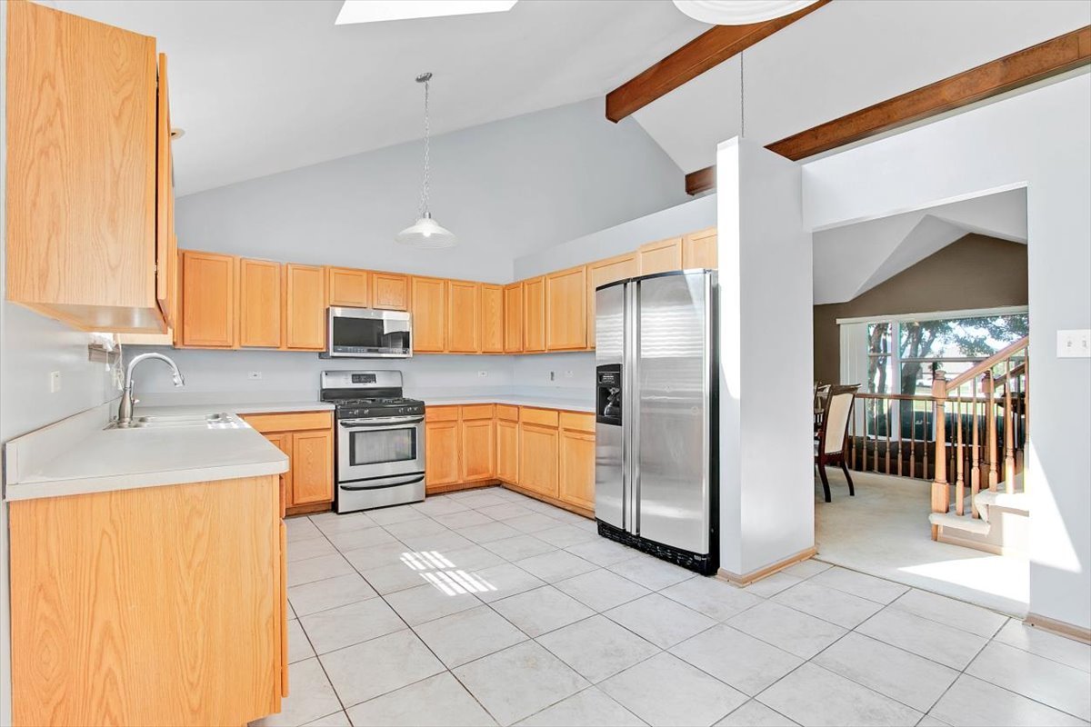 663 Primrose Lane, Matteson, IL 60443
