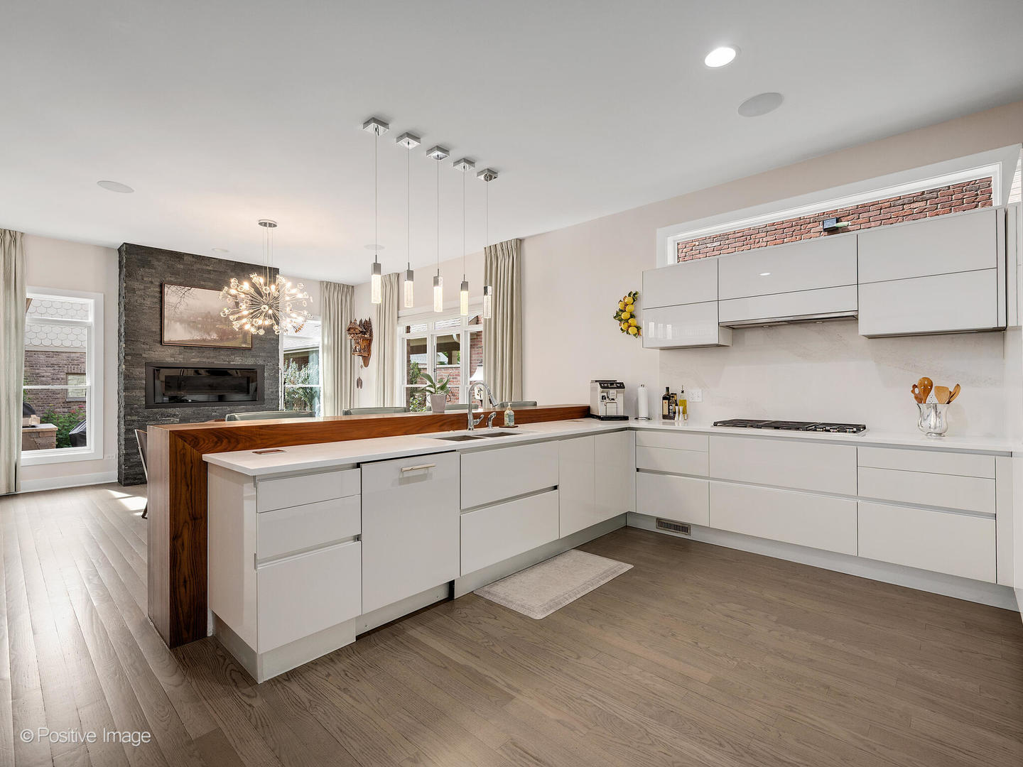 480 W Seminary Avenue, Wheaton, IL 60187