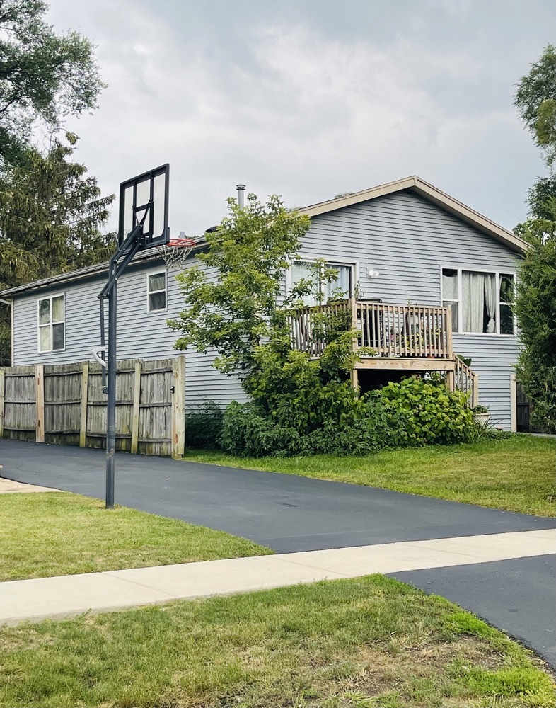 319 Beachview Drive, Round Lake Beach, IL 60073