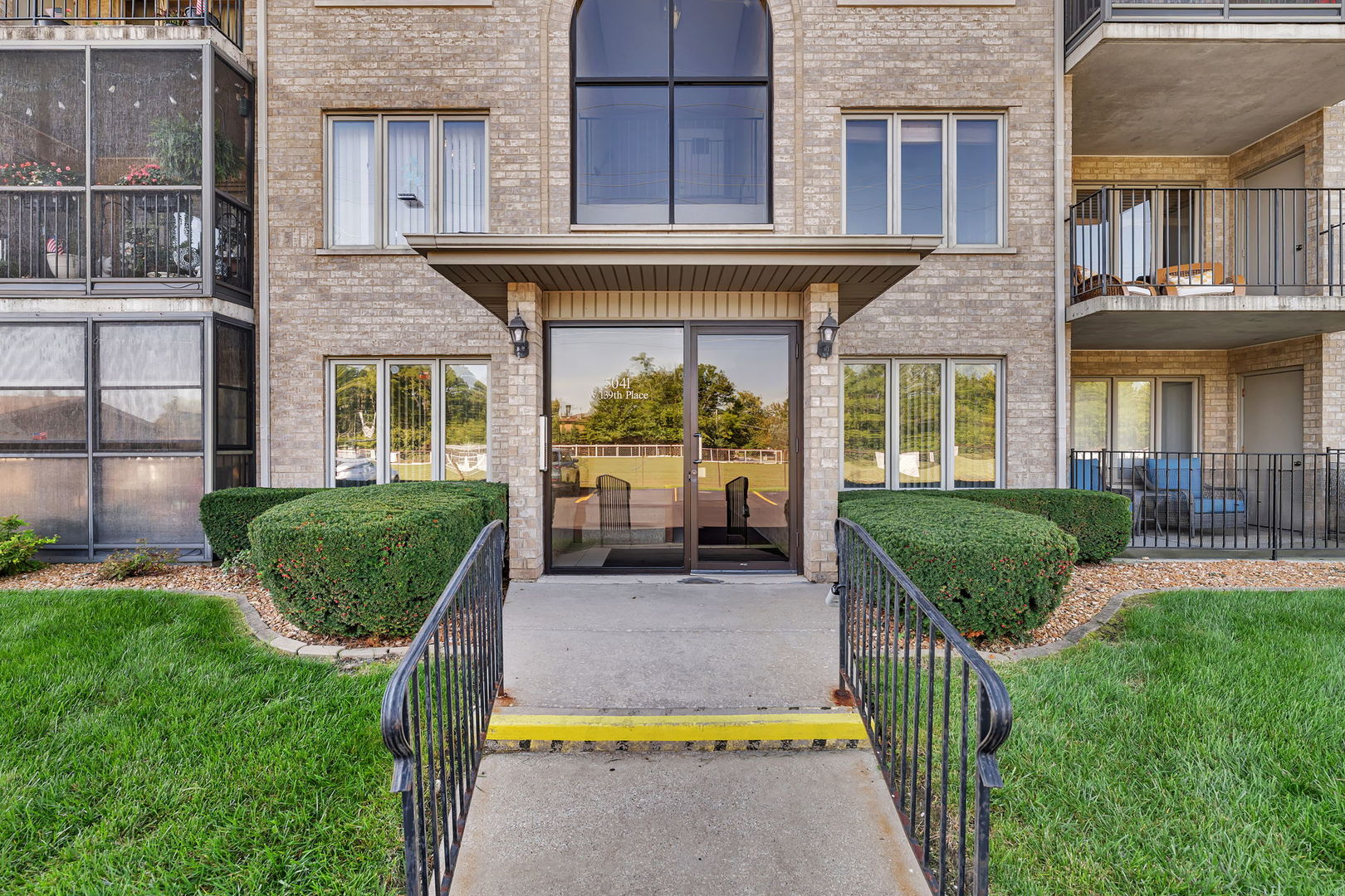 5041 139th Place #406, Crestwood, IL 60418
