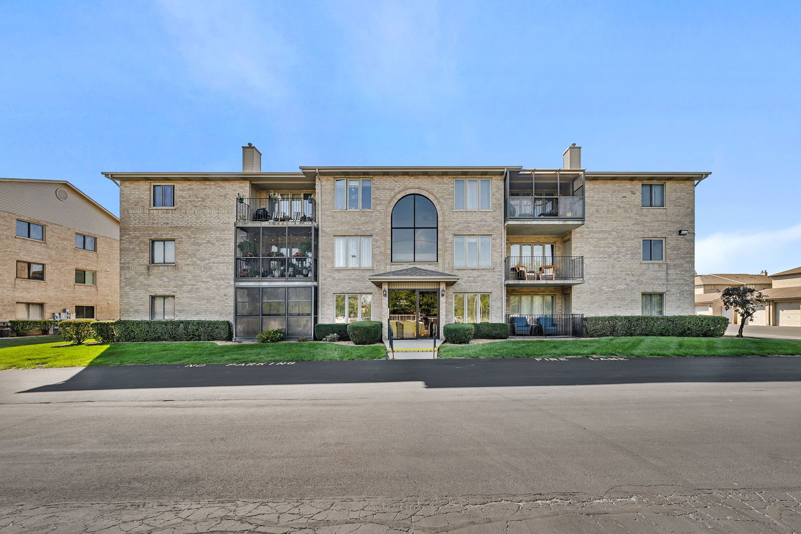 5041 139th Place #406, Crestwood, IL 60418