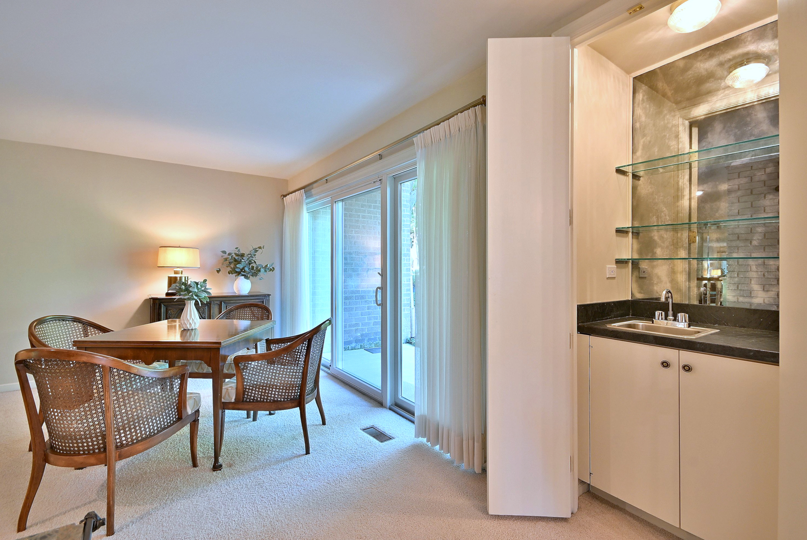 1 Oak Brook Club Drive #A105, Oak Brook, IL 60523