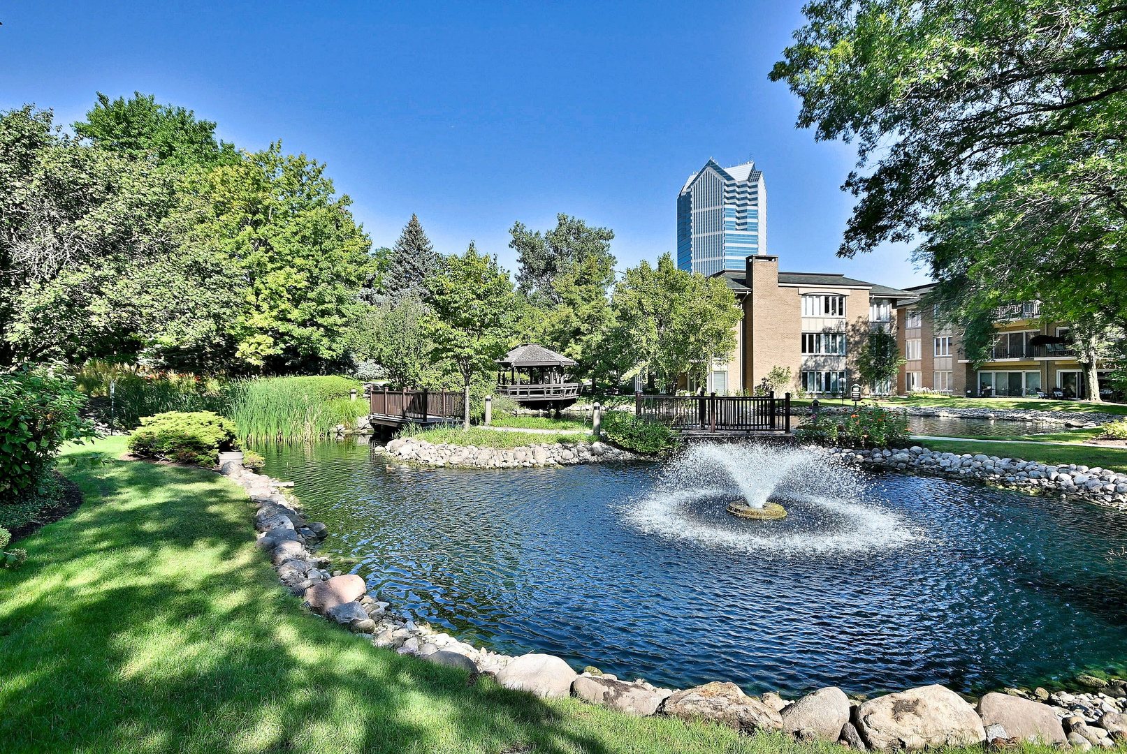 1 Oak Brook Club Drive #A105, Oak Brook, IL 60523