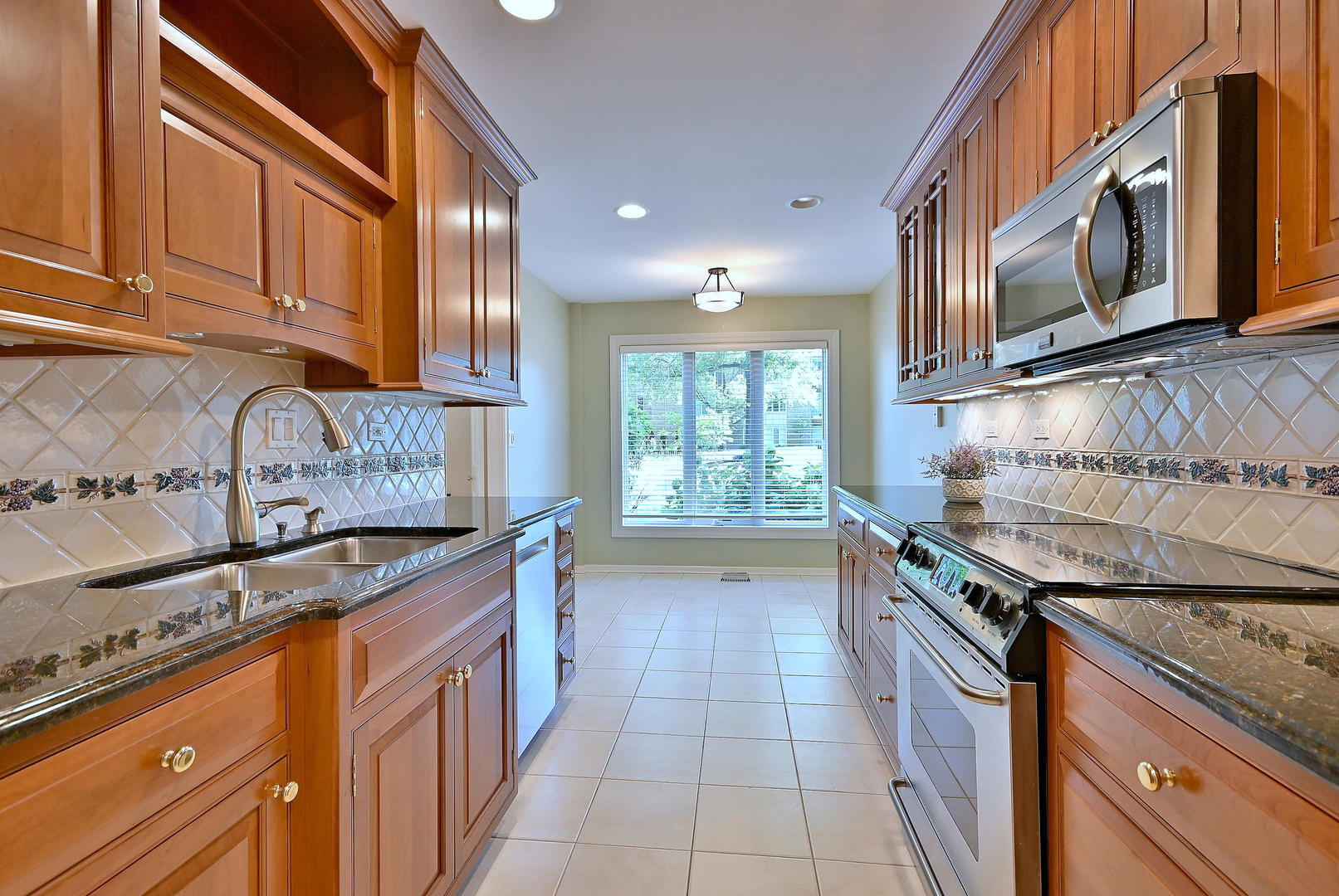 1 Oak Brook Club Drive #A105, Oak Brook, IL 60523