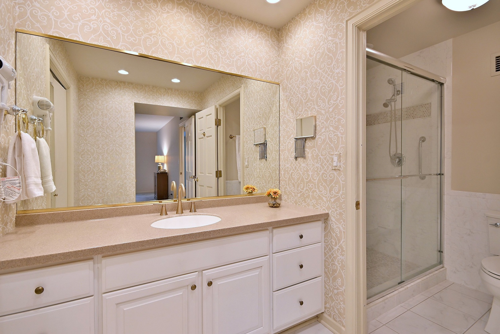 1 Oak Brook Club Drive #A105, Oak Brook, IL 60523