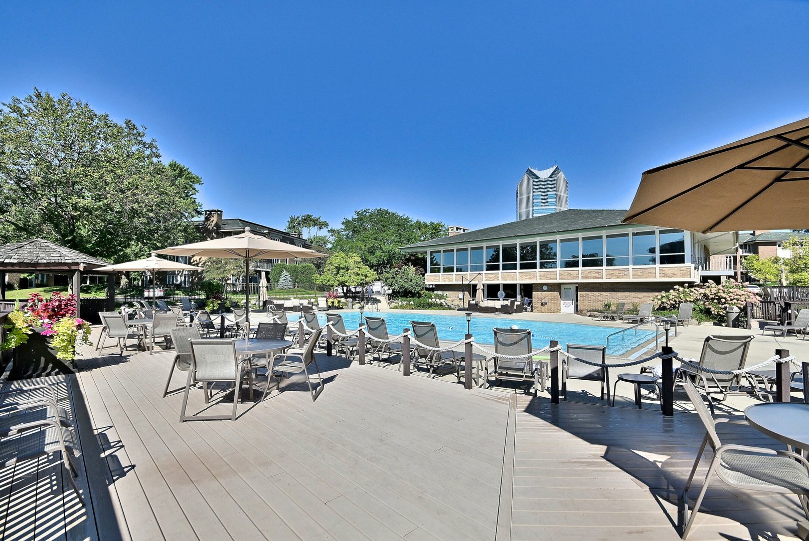 1 Oak Brook Club Drive #A105, Oak Brook, IL 60523