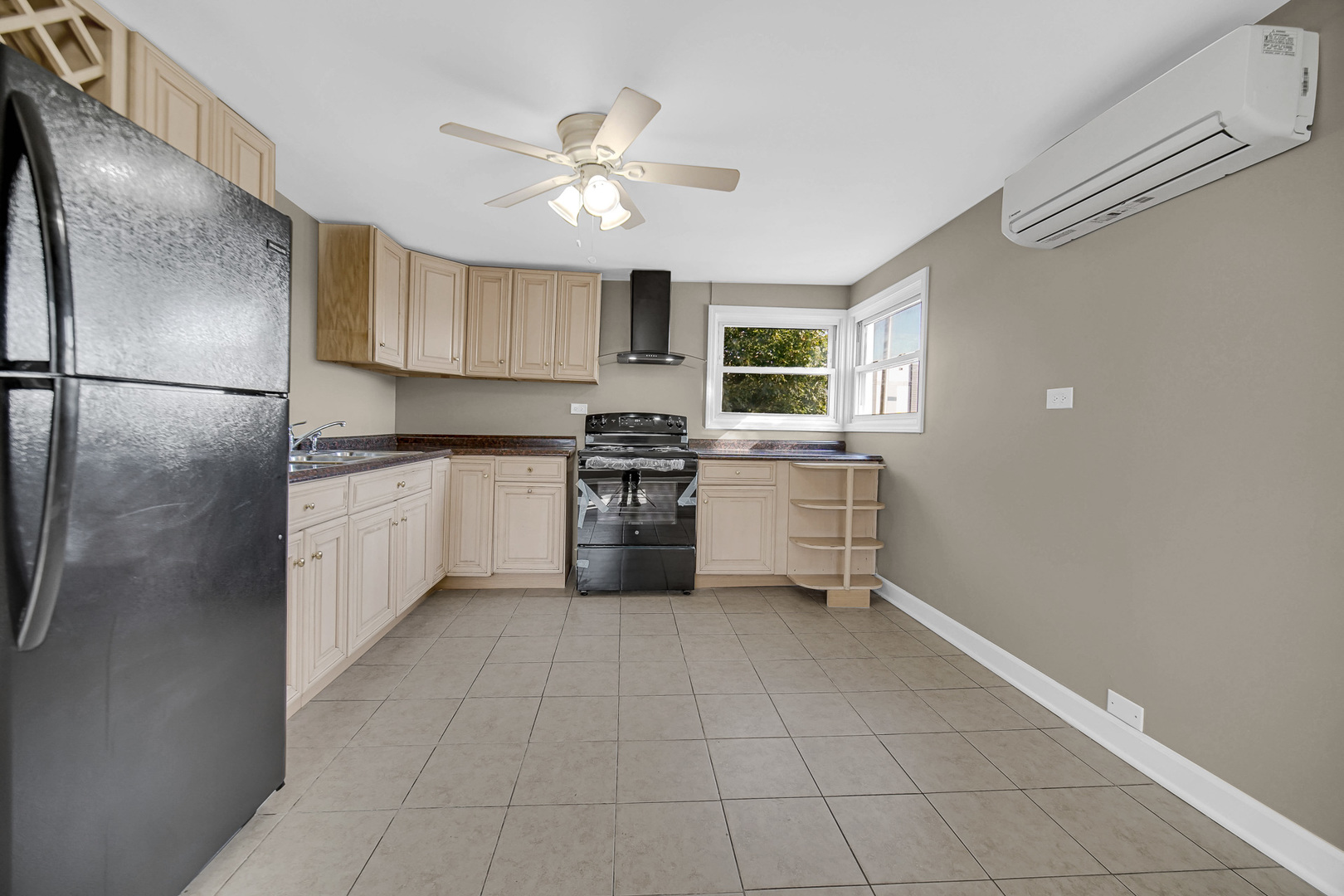 2078 N 17th Avenue, Melrose Park, IL 60160