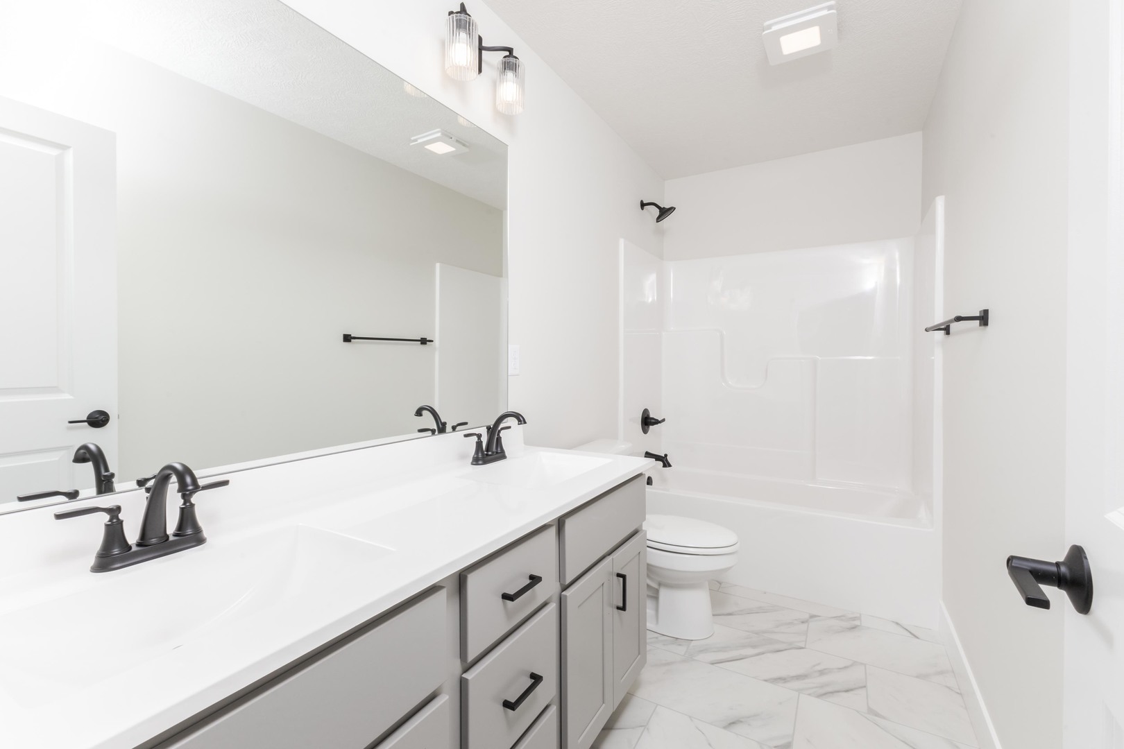 5214 Belvedere Drive, Bloomington, IL 61705