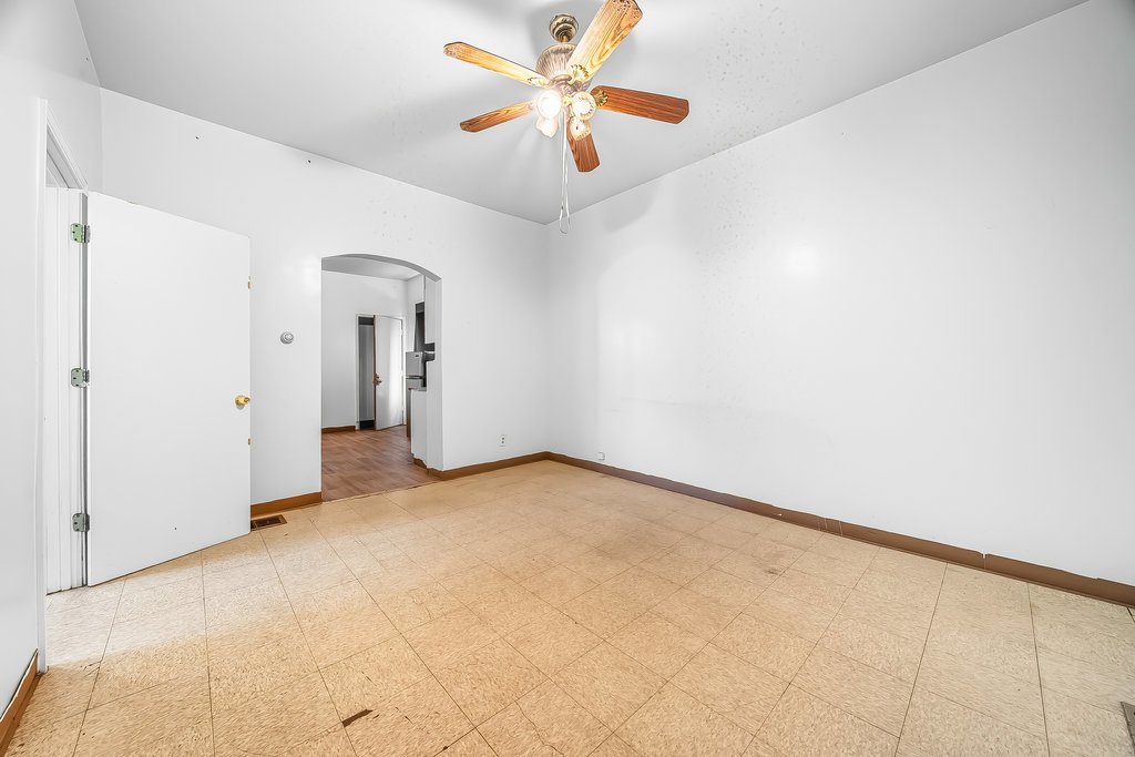 5517 S Justine Street, Chicago, IL 60636