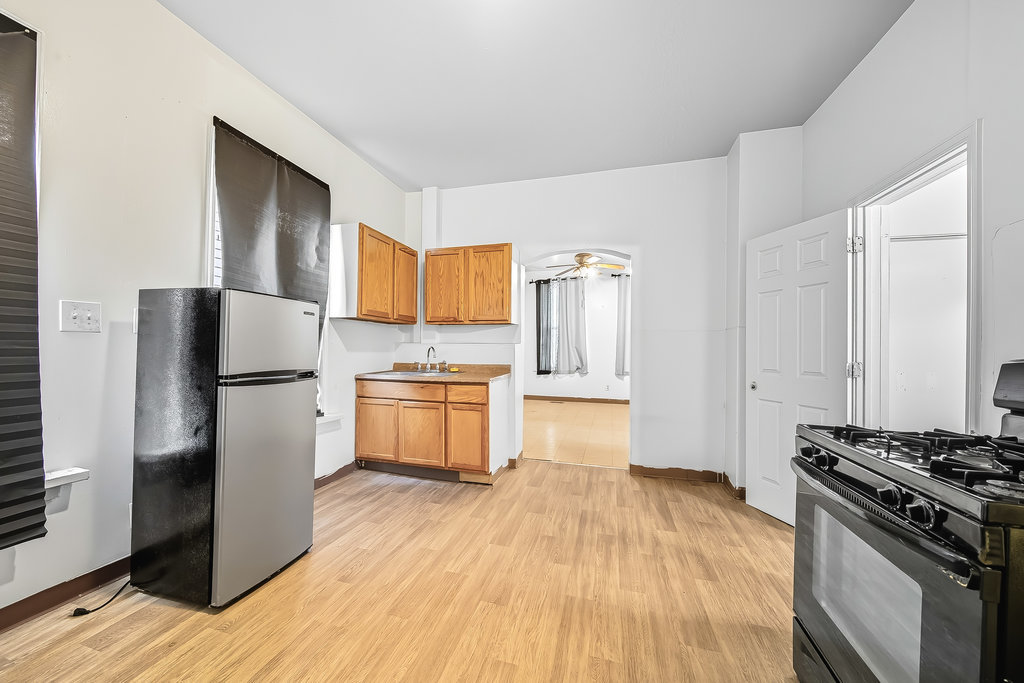 5517 S Justine Street, Chicago, IL 60636
