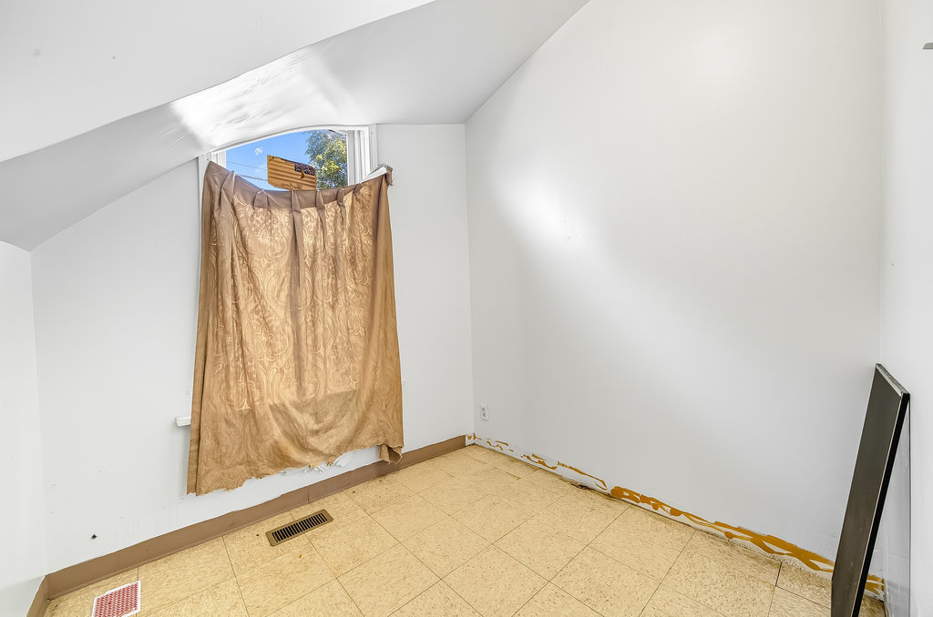 5517 S Justine Street, Chicago, IL 60636
