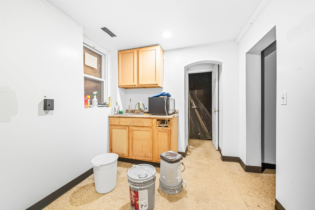 5517 S Justine Street, Chicago, IL 60636