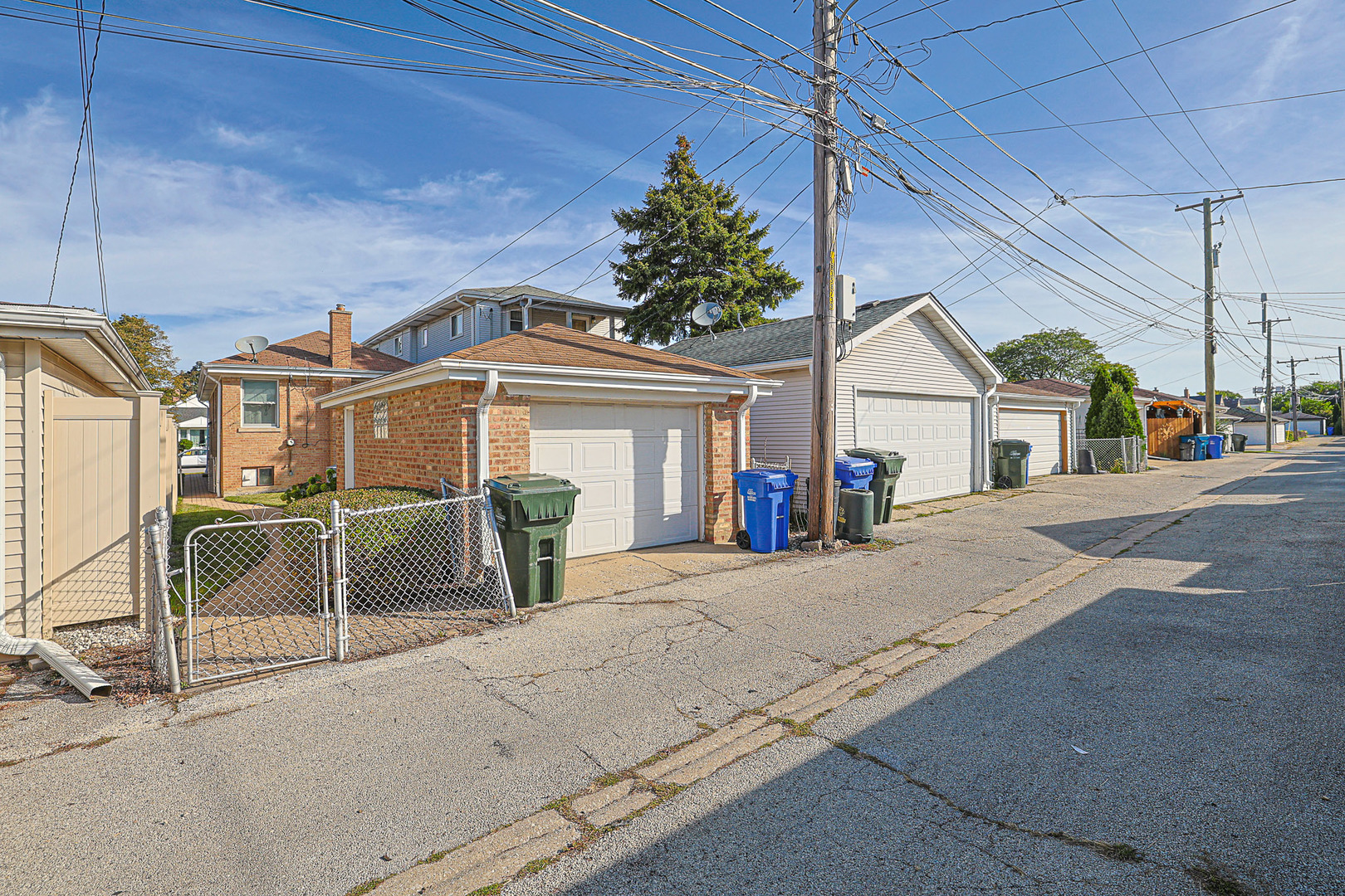7511 W Foster Avenue, Harwood Heights, IL 60706