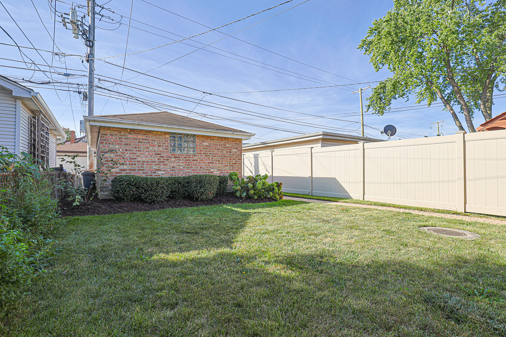 7511 W Foster Avenue, Harwood Heights, IL 60706