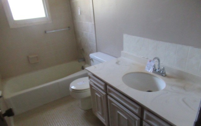 3N234 Cuyahoga Terrace, West Chicago, IL 60185
