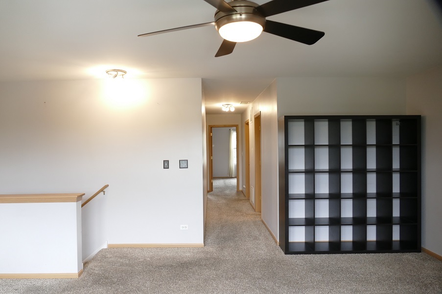 205 Springbrook Trail, Oswego, IL 60543