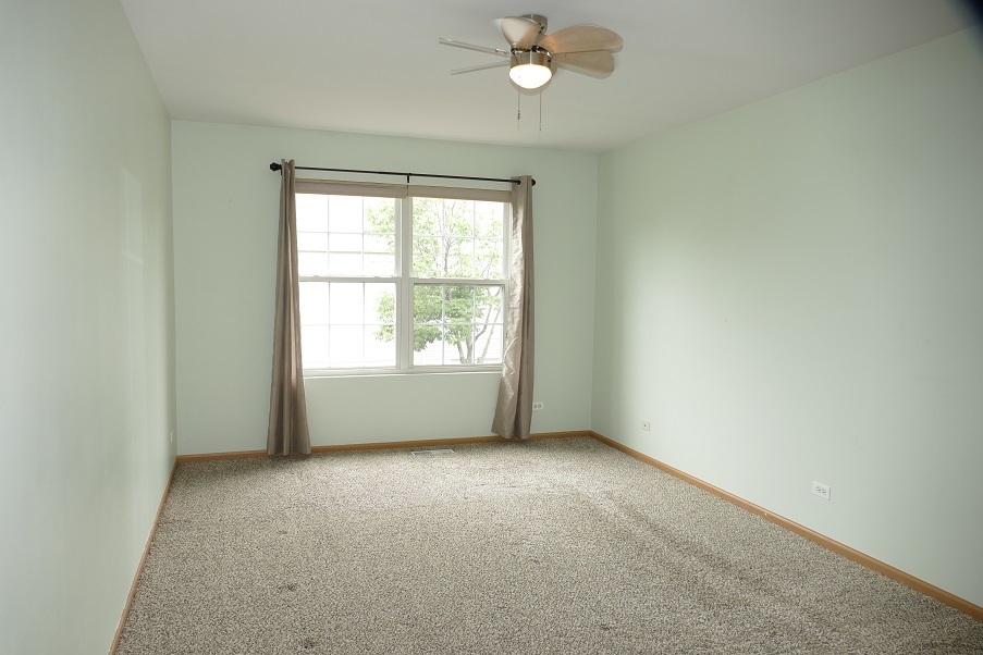 205 Springbrook Trail, Oswego, IL 60543
