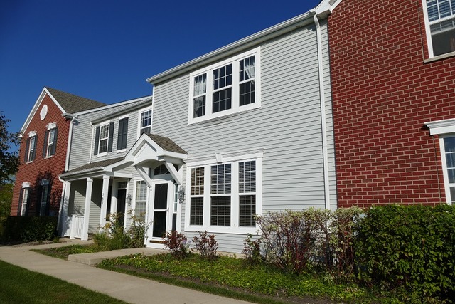 205 Springbrook Trail, Oswego, IL 60543