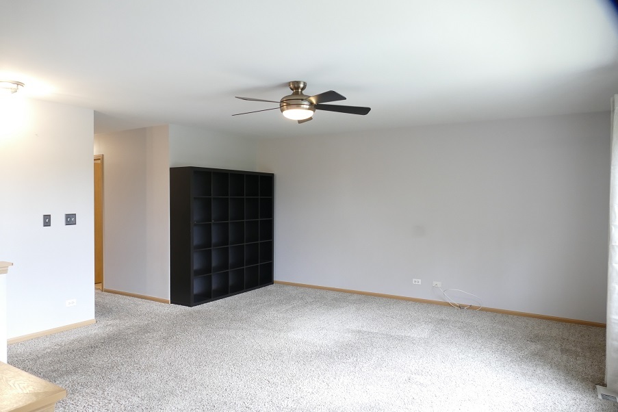 205 Springbrook Trail, Oswego, IL 60543