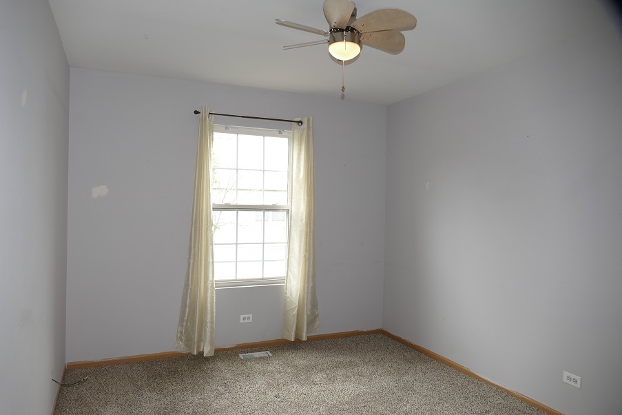 205 Springbrook Trail, Oswego, IL 60543