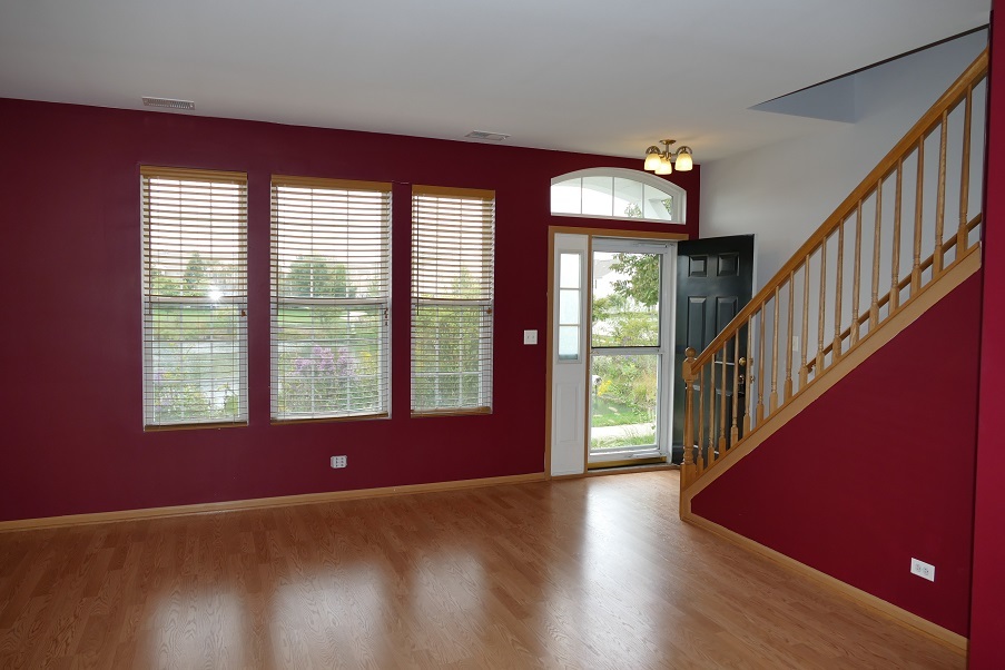 205 Springbrook Trail, Oswego, IL 60543