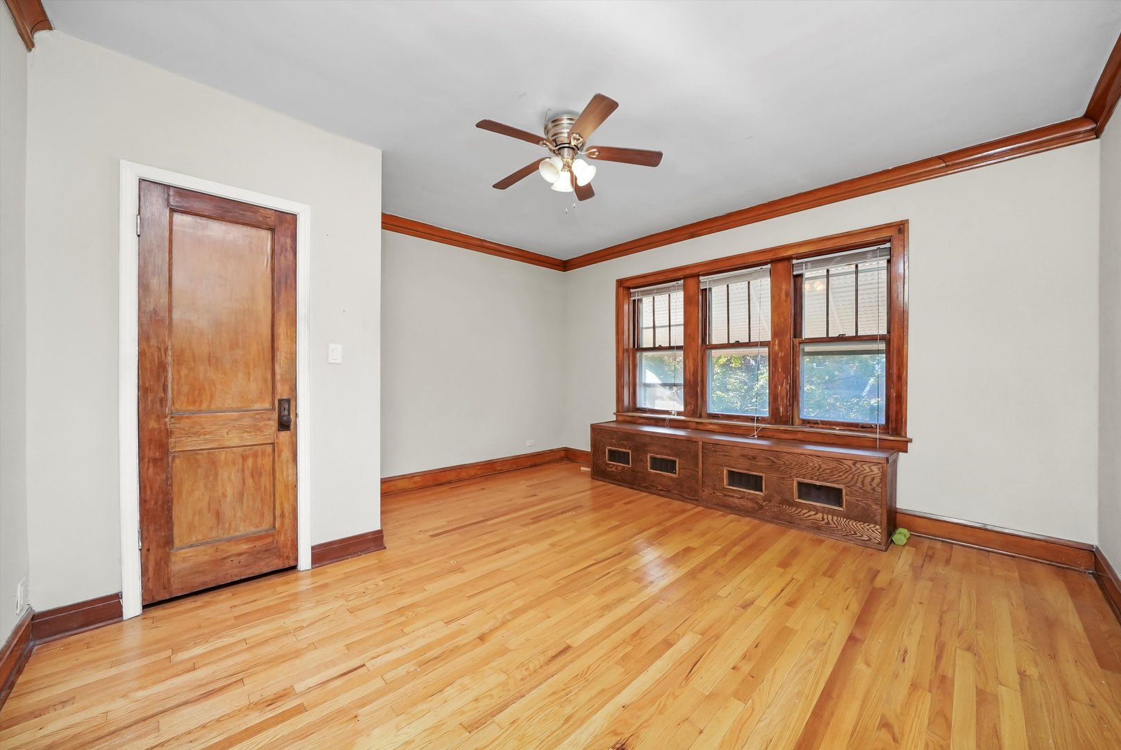 5108 W Wrightwood Avenue, Chicago, IL 60639