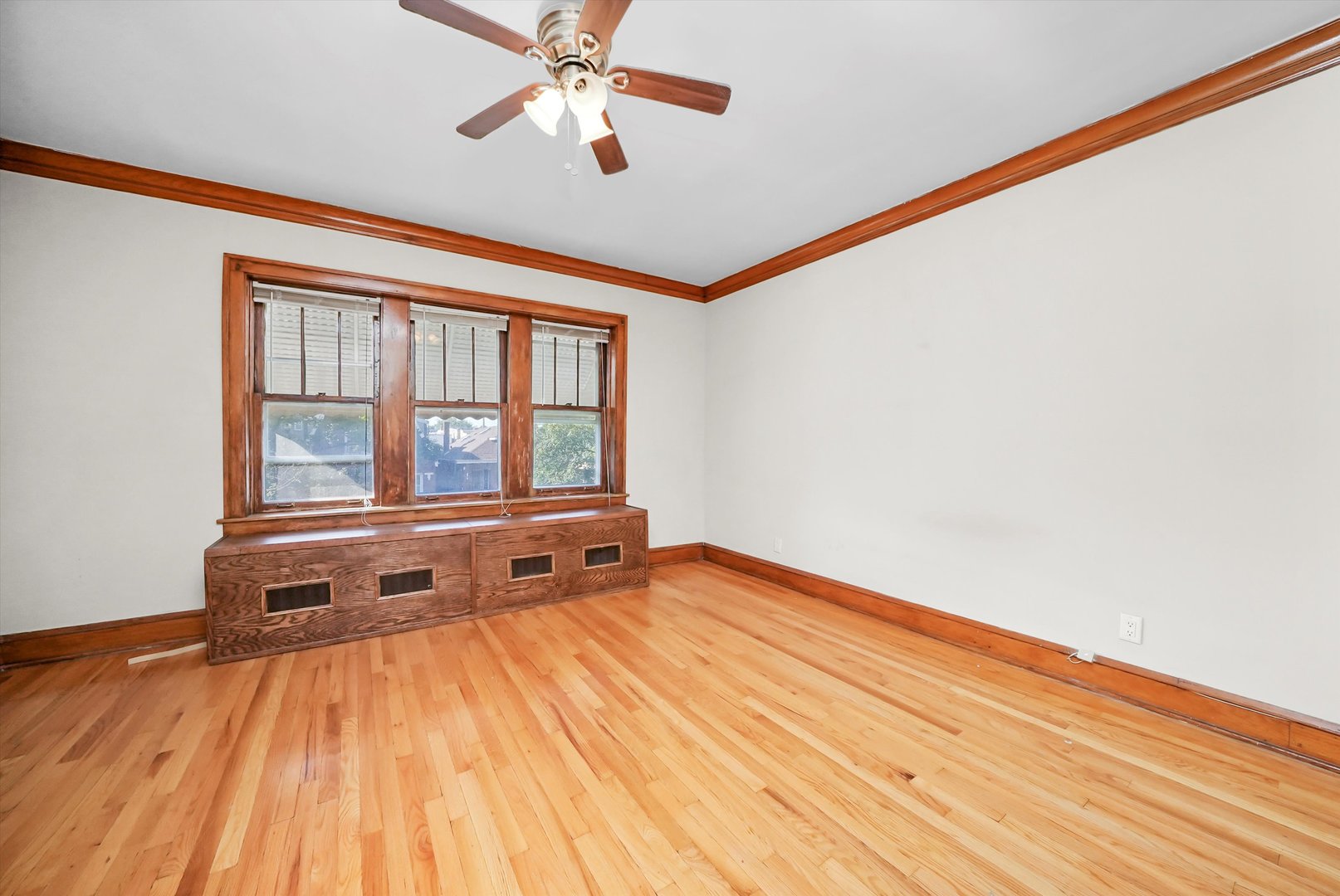 5108 W Wrightwood Avenue, Chicago, IL 60639