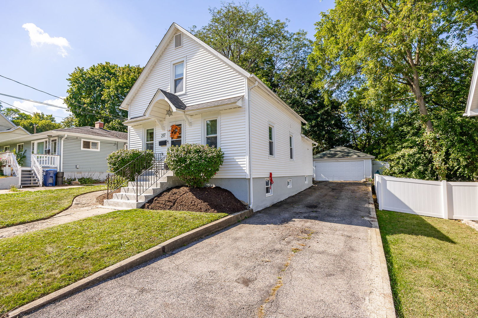 217 N 6th Street, St. Charles, IL 60174