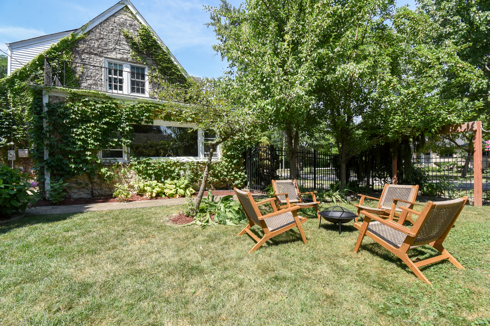 1001 S Brainard Avenue, La Grange, IL 60525