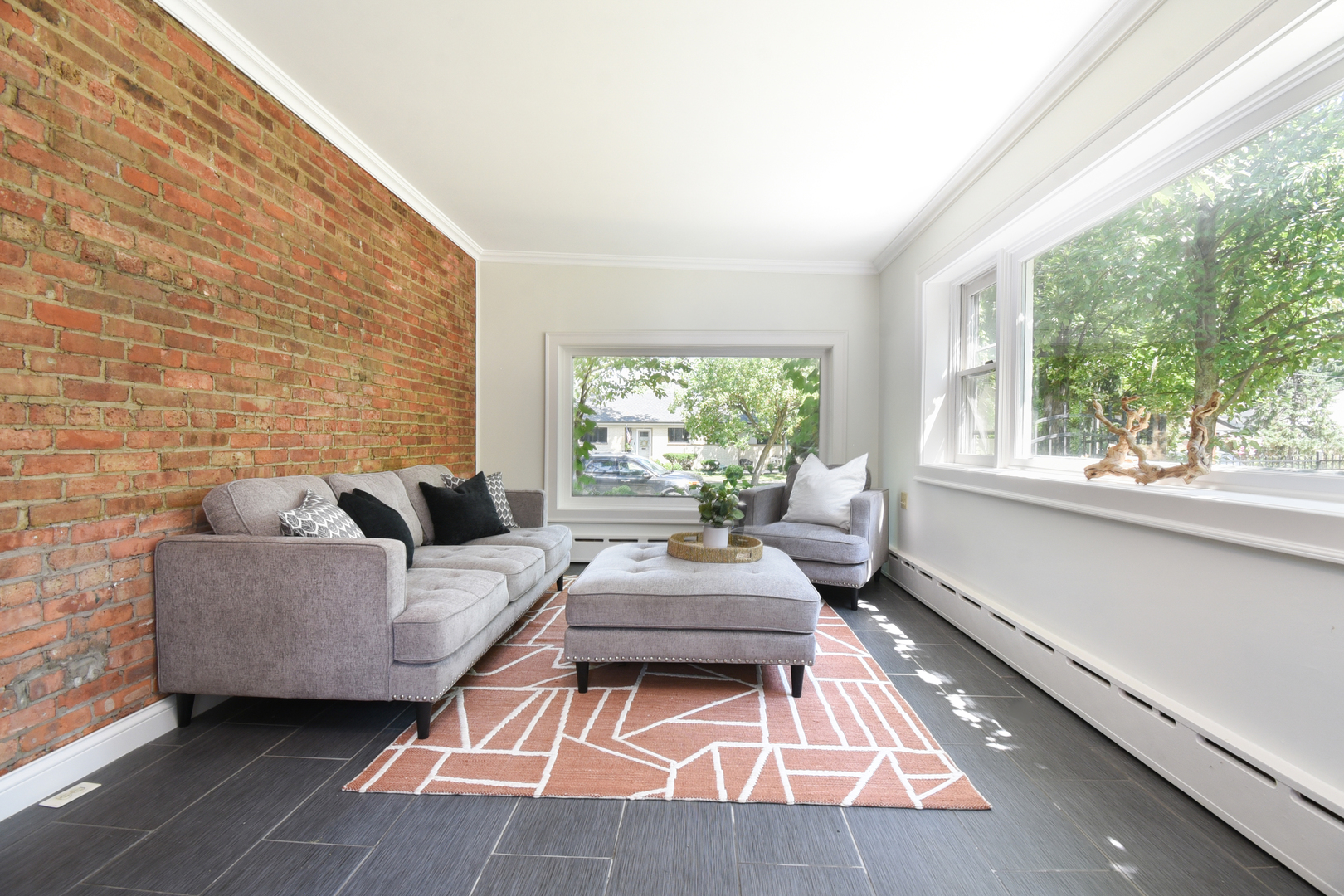 1001 S Brainard Avenue, La Grange, IL 60525