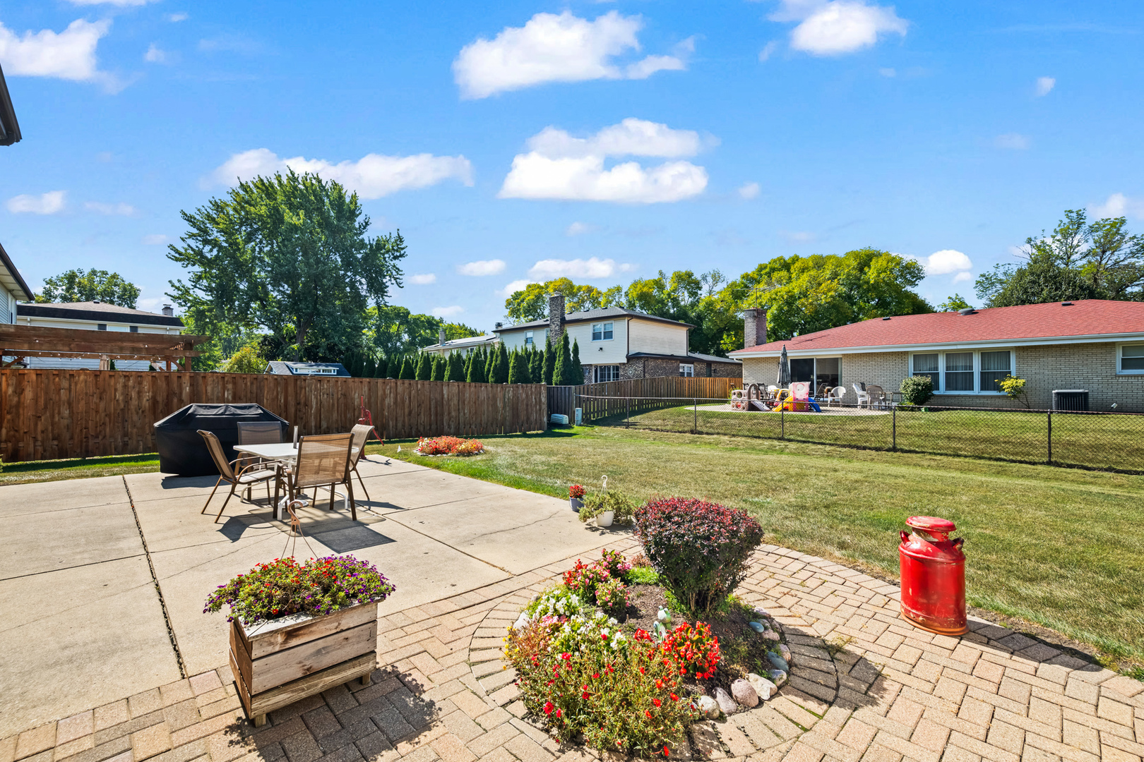 1114 S Fernandez Avenue, Arlington Heights, IL 60005