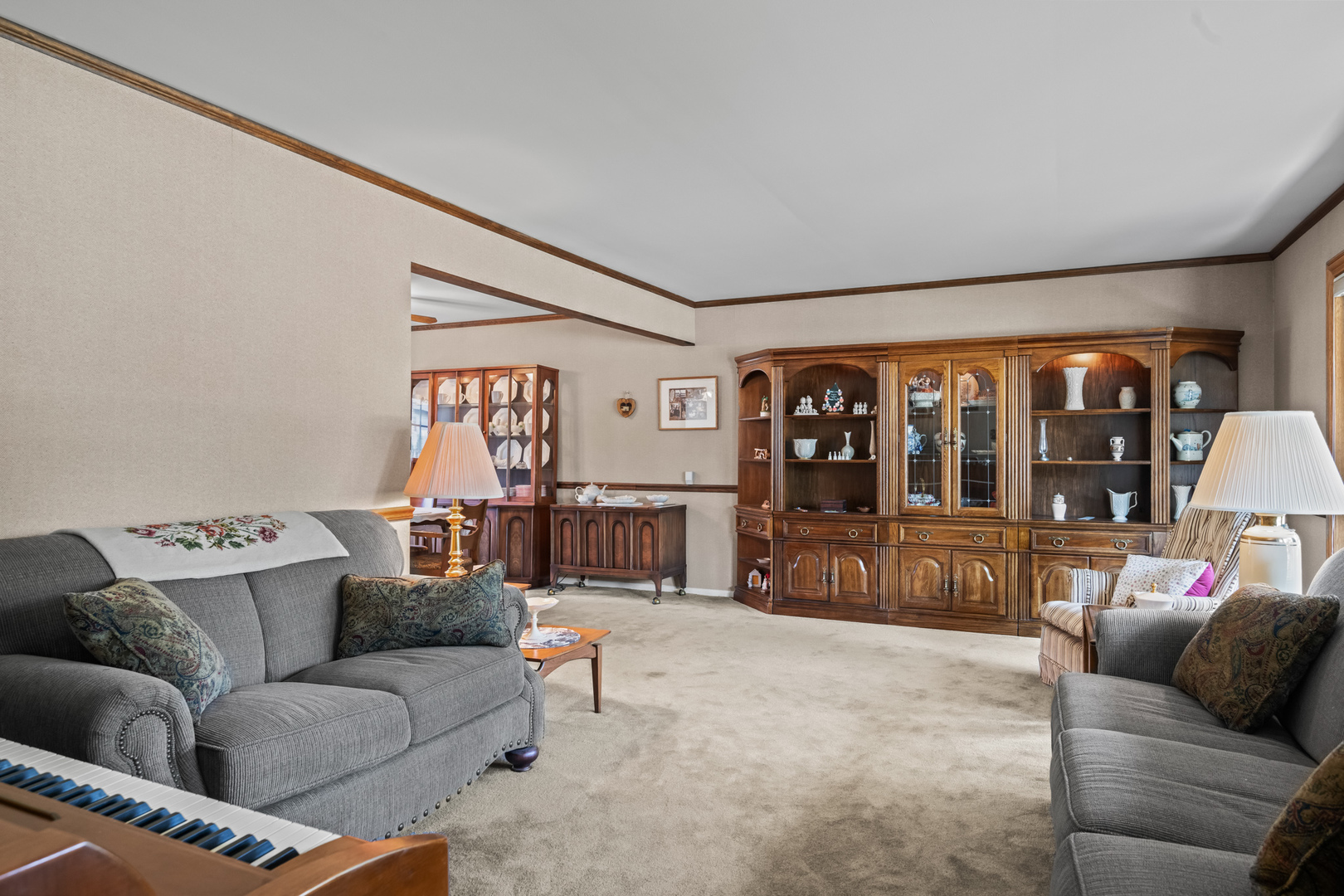 1114 S Fernandez Avenue, Arlington Heights, IL 60005