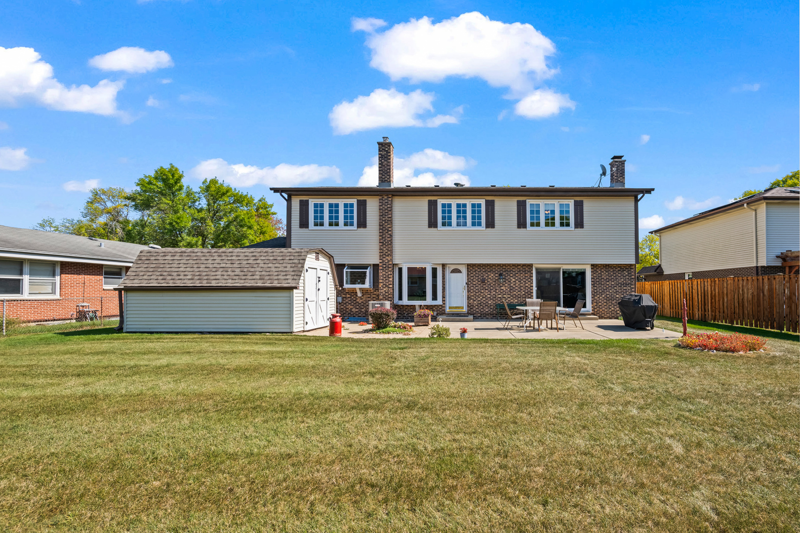 1114 S Fernandez Avenue, Arlington Heights, IL 60005