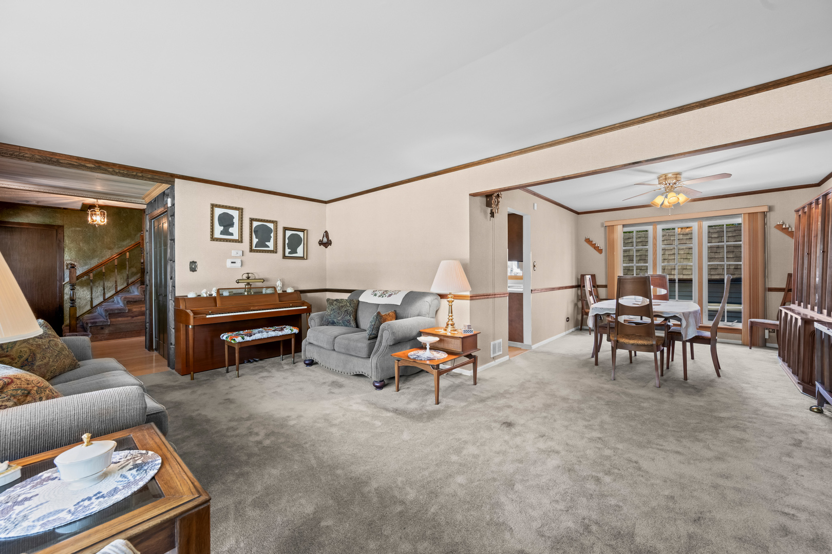 1114 S Fernandez Avenue, Arlington Heights, IL 60005