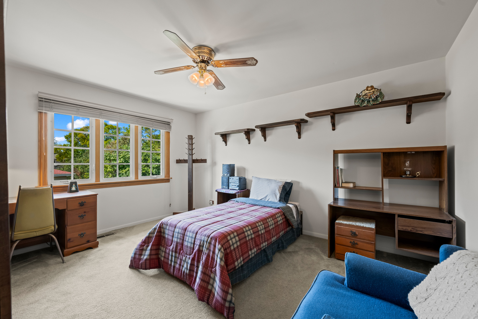1114 S Fernandez Avenue, Arlington Heights, IL 60005
