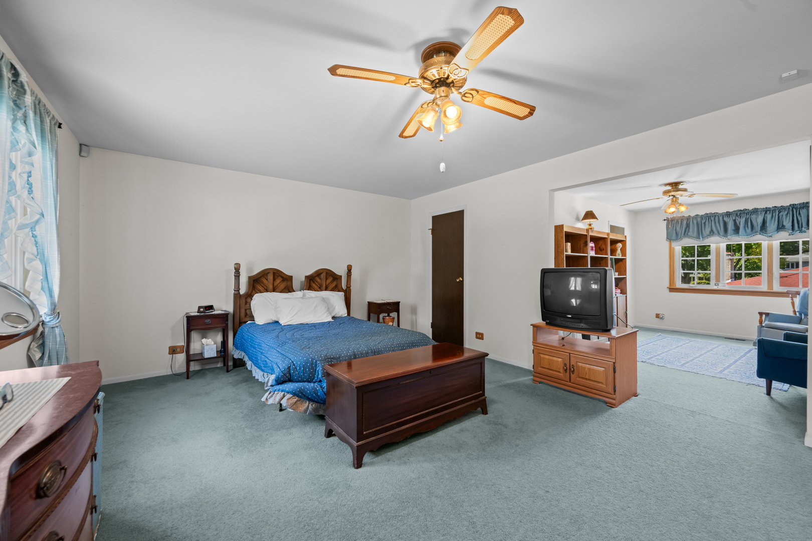 1114 S Fernandez Avenue, Arlington Heights, IL 60005