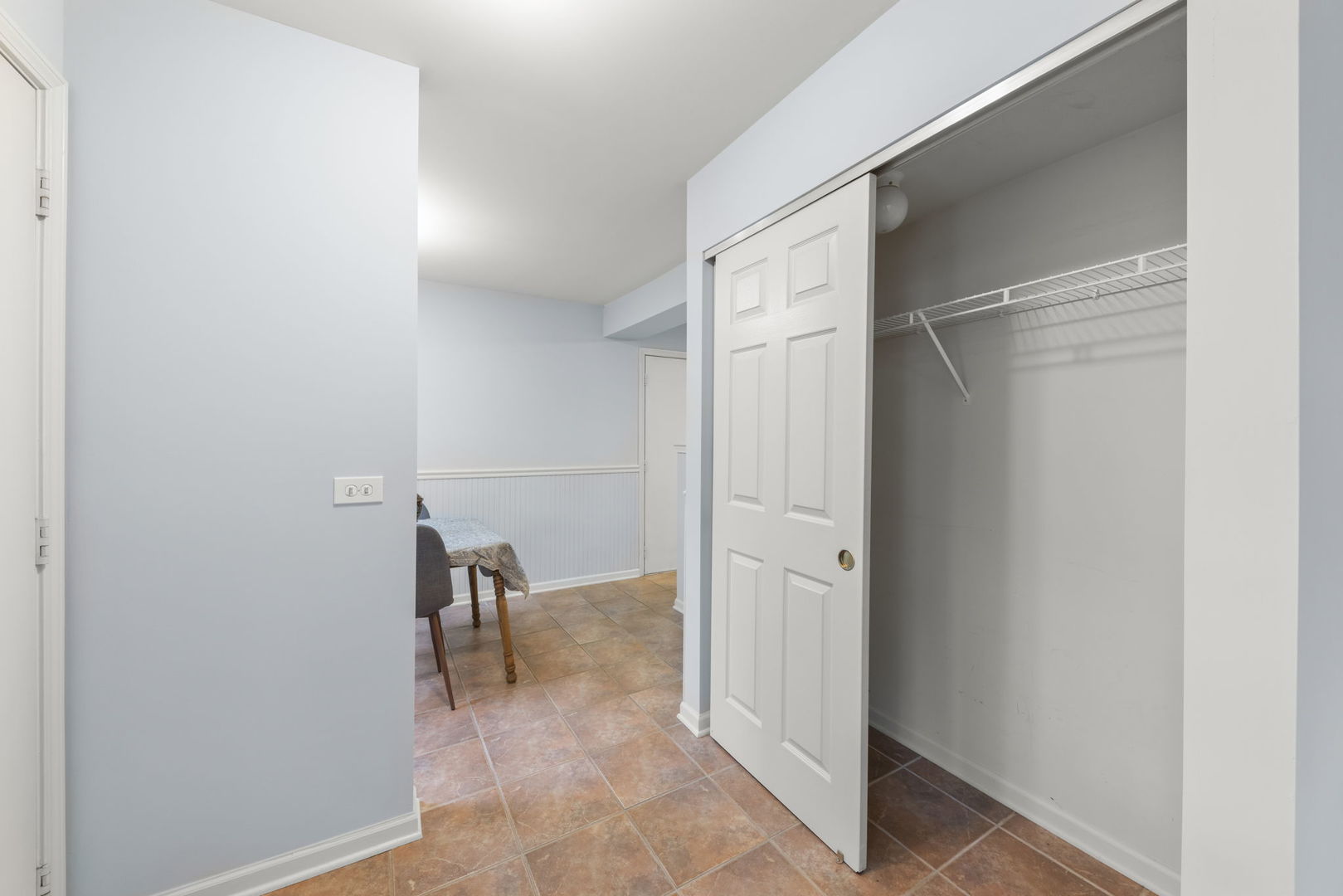 30W012 Mayfair Court, Warrenville, IL 60555