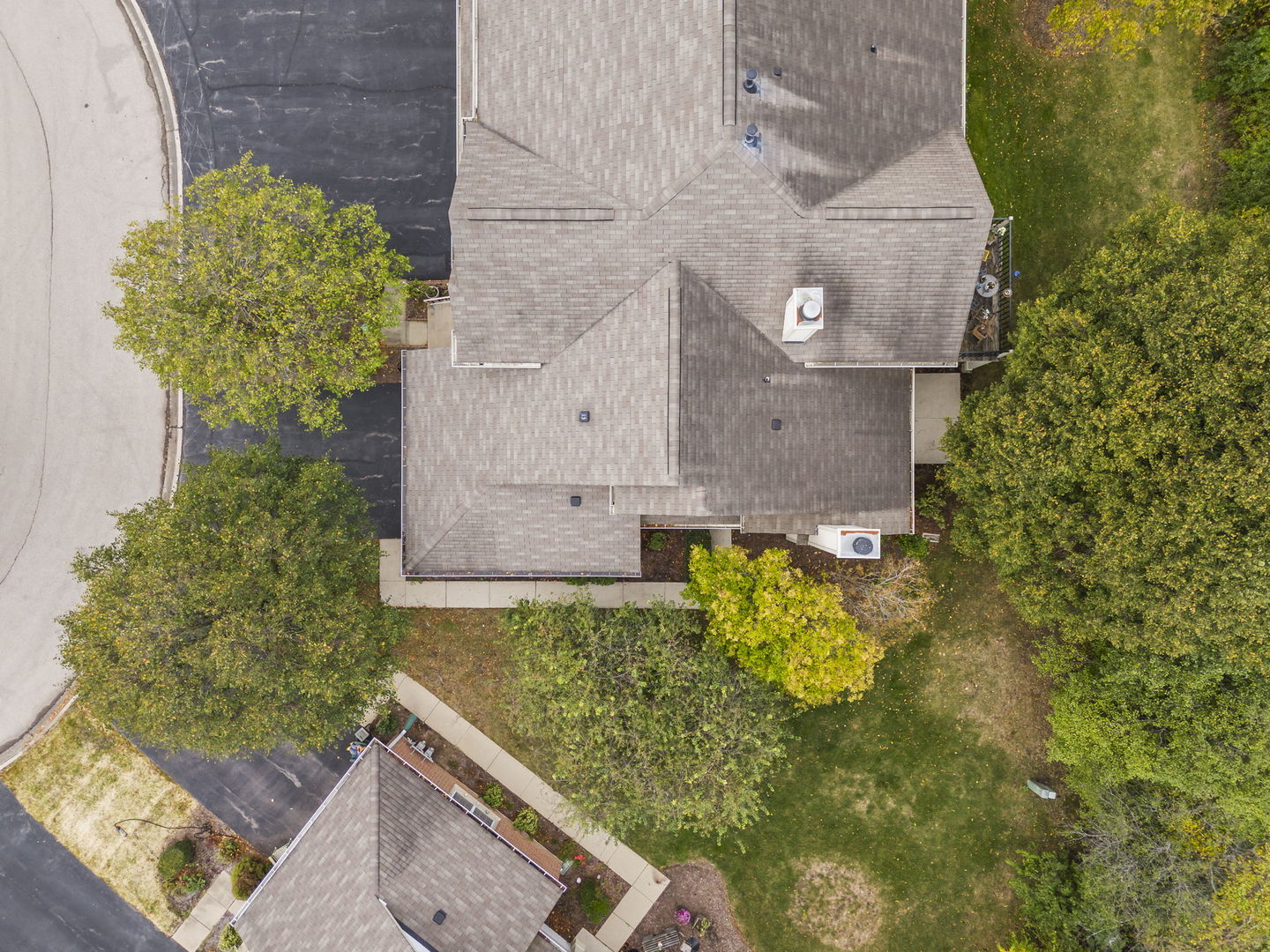 30W012 Mayfair Court, Warrenville, IL 60555