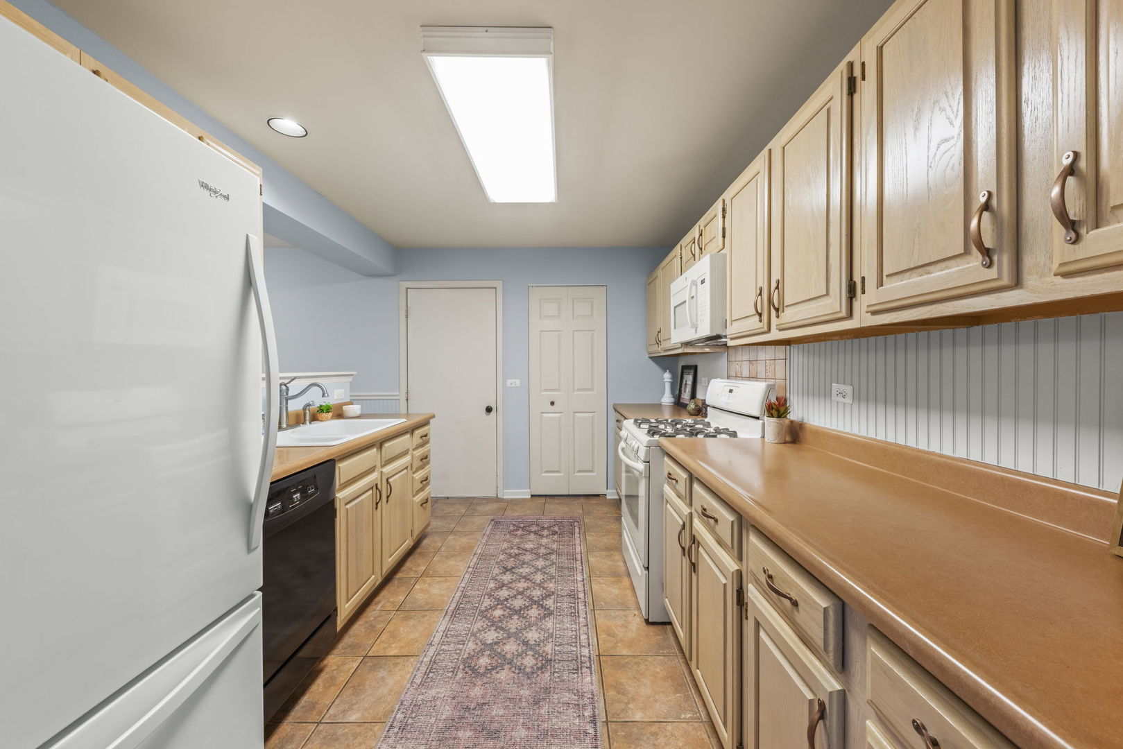 30W012 Mayfair Court, Warrenville, IL 60555
