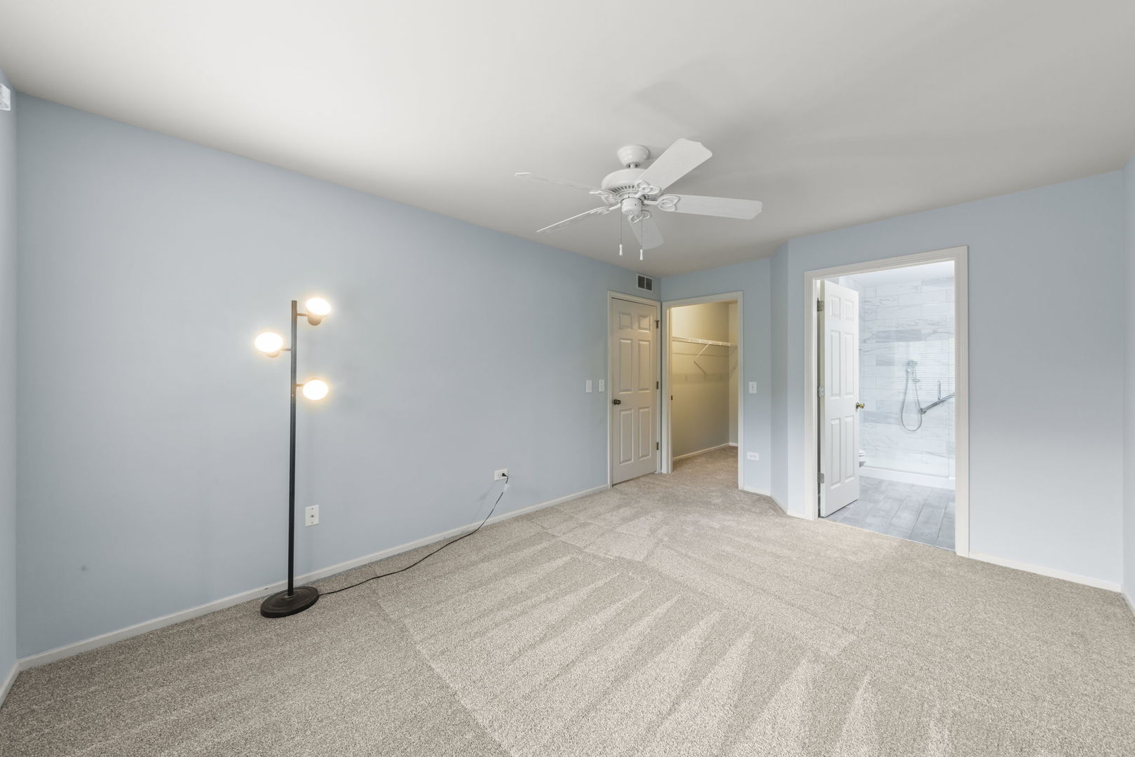 30W012 Mayfair Court, Warrenville, IL 60555