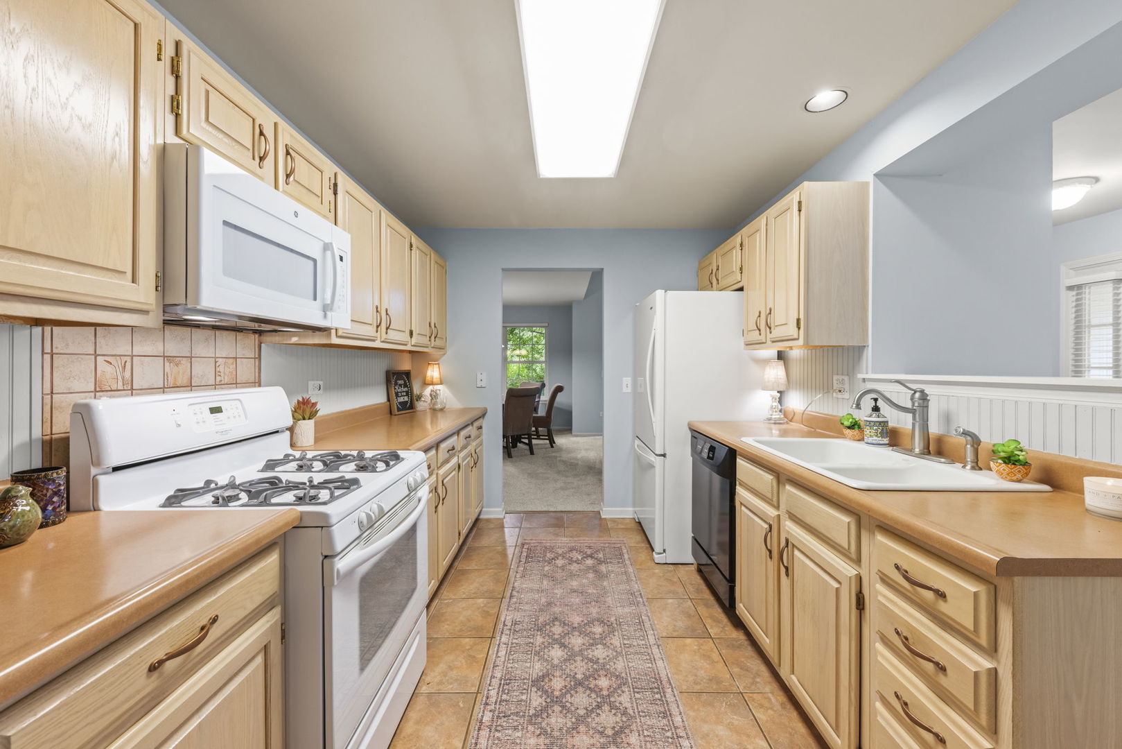 30W012 Mayfair Court, Warrenville, IL 60555