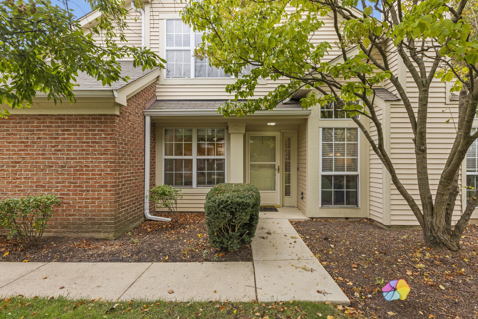 30W012 Mayfair Court, Warrenville, IL 60555