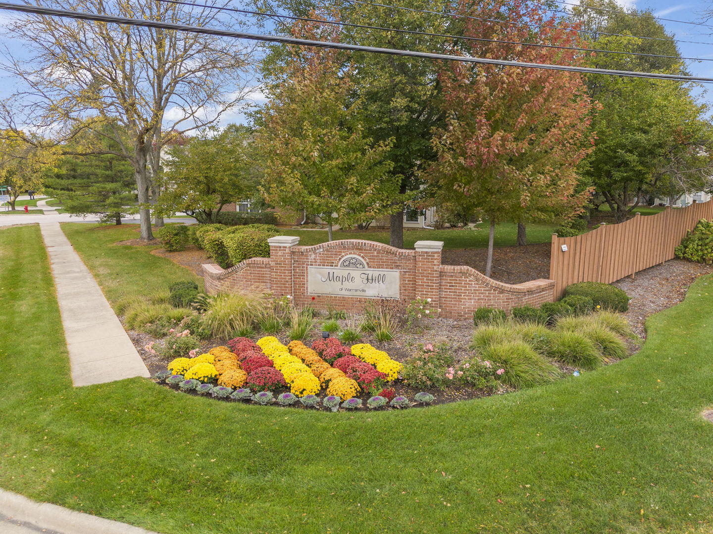 30W012 Mayfair Court, Warrenville, IL 60555