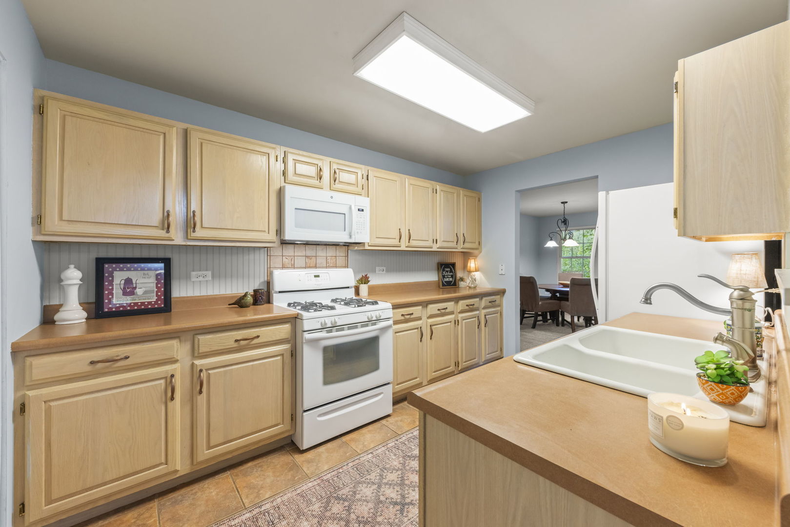 30W012 Mayfair Court, Warrenville, IL 60555